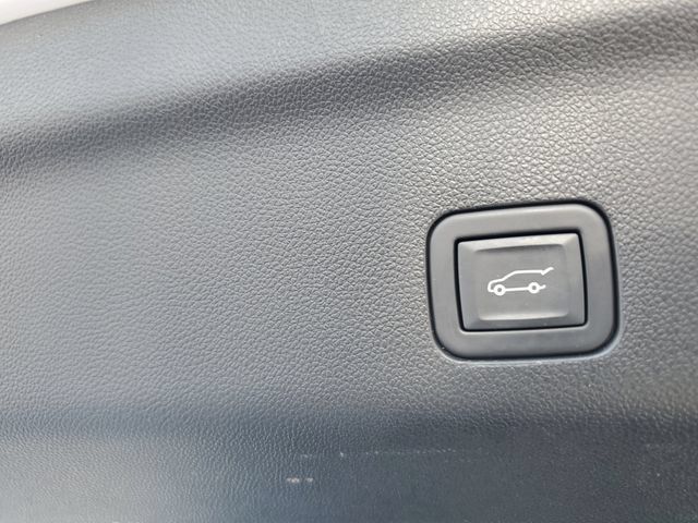 Used 2023 GMC Yukon AT4 w/ AT4 Premium Package AWD/4WD image 27
