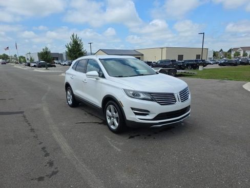 Used 2017 Lincoln MKC Premiere AWD/4WD image 3