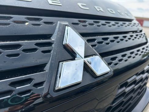 Used 2023 Mitsubishi Eclipse Cross SEL image 31