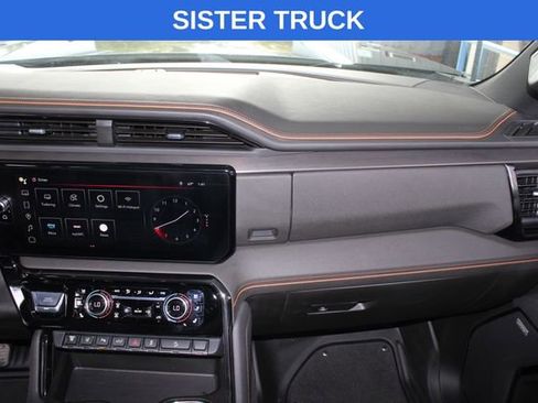 Used 2025 GMC Sierra 2500 AT4 w/ AT4 Premium Plus Package image 28