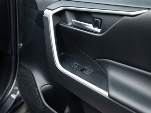 Used 2023 Toyota RAV4 XLE Premium image 33