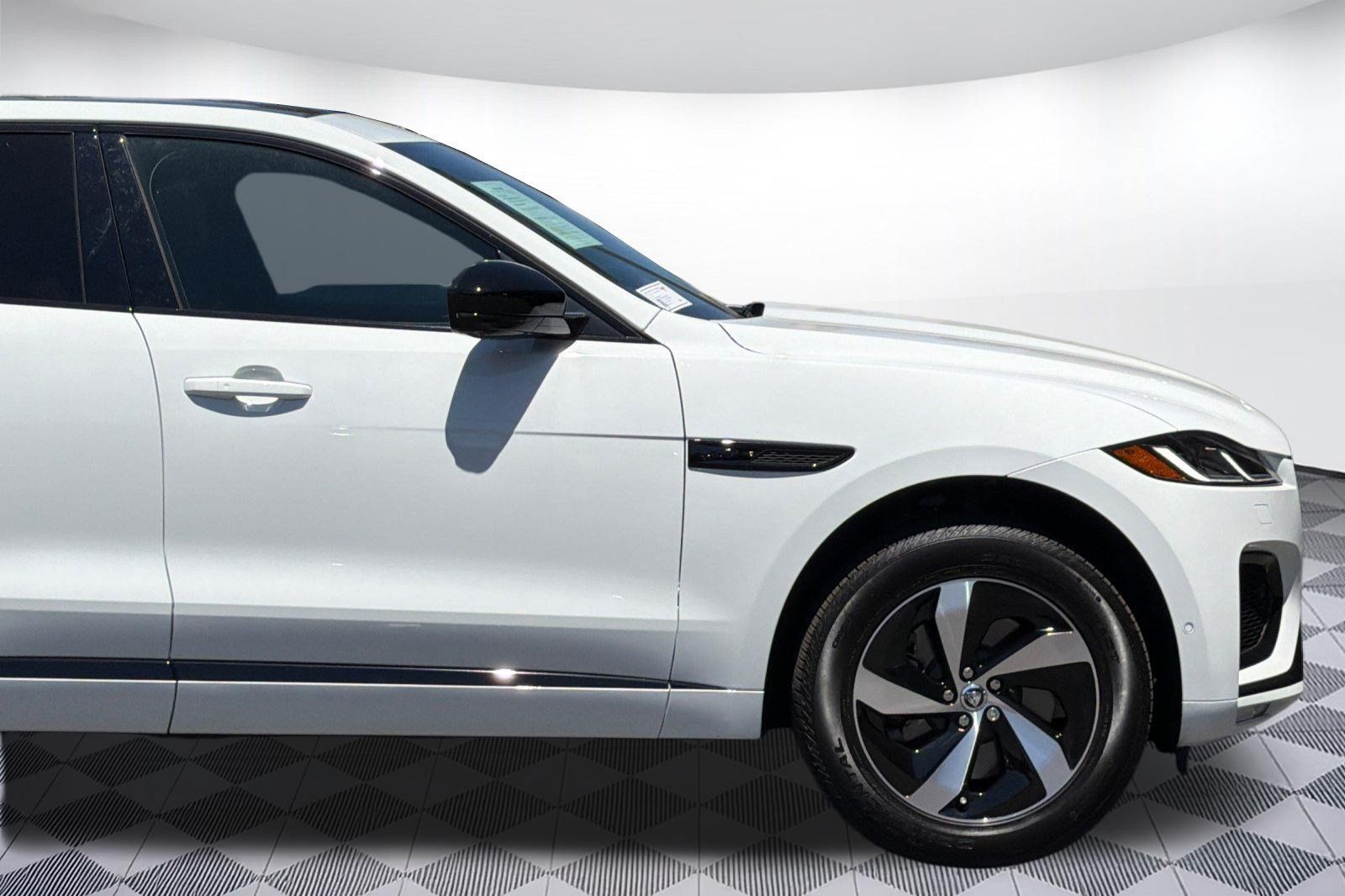 Used 2026 Jaguar F-PACE R-Dynamic S AWD/4WD image 37