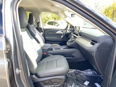 New 2026 Ford Explorer Active image 28