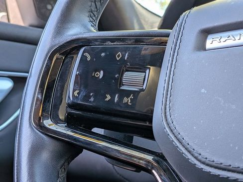 Used 2024 Land Rover Range Rover Velar Dynamic SE image 11