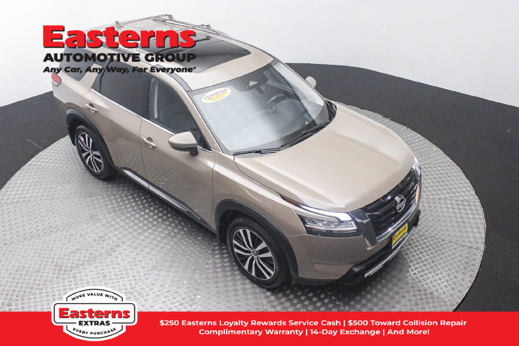 Used 2023 Nissan Pathfinder Platinum w/ Cargo Package AWD/4WD image 4