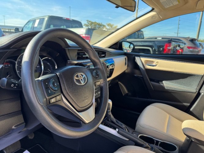 Used 2015 Toyota Corolla LE FWD image 16