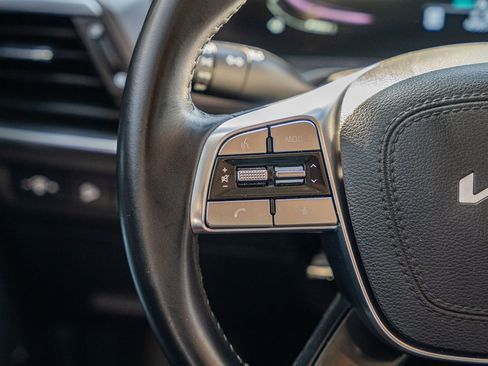 Used 2023 Kia Telluride S image 28