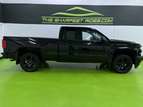 Used 2017 Chevrolet Silverado 1500 W/T w/ Black Out Edition AWD/4WD image 11