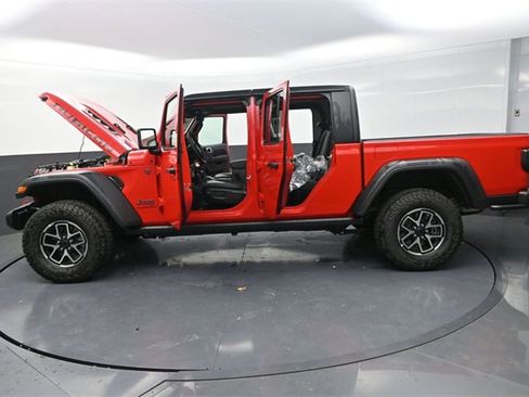 New 2025 Jeep Gladiator Rubicon w/ Convenience Group image 28