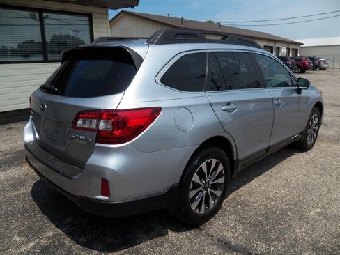 Used 2015 Subaru Outback 2.5i Limited AWD/4WD image 4