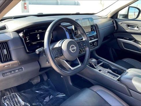 Used 2022 Nissan Pathfinder Platinum w/ Cargo Package image 16