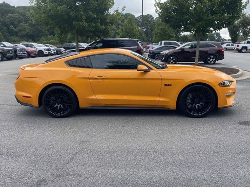 Used 2018 Ford Mustang GT RWD image 2