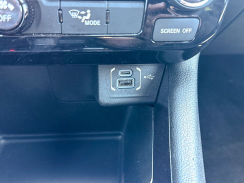 Used 2025 Jeep Compass Latitude AWD/4WD image 37