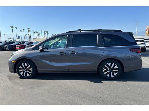 Used 2026 Honda Odyssey EX-L image 2