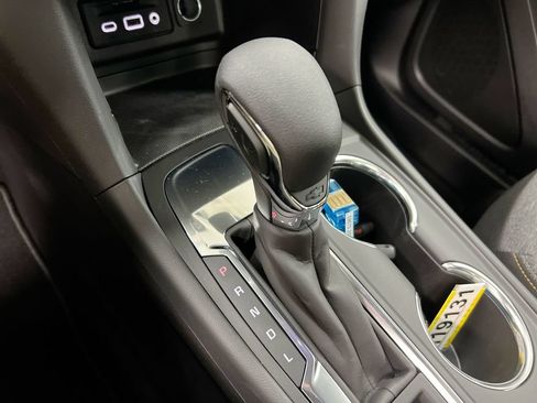 Used 2024 Chevrolet Equinox LT FWD image 16