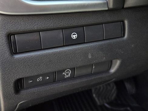 Certified 2023 Nissan Rogue SV FWD image 17