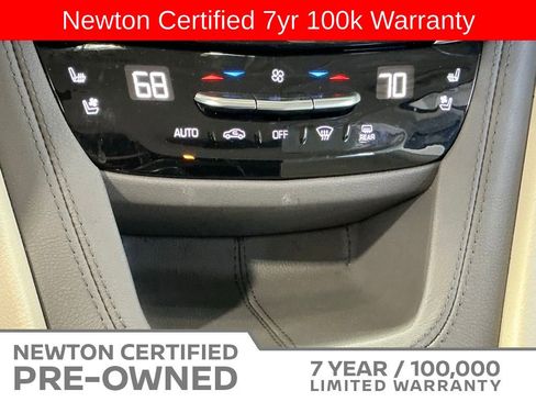 Used 2022 Cadillac XT6 Premium Luxury AWD/4WD image 39
