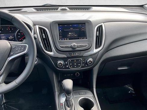 Used 2023 Chevrolet Equinox LT FWD image 8