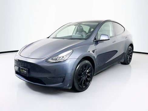 Used 2023 Tesla Model Y Long Range image 3