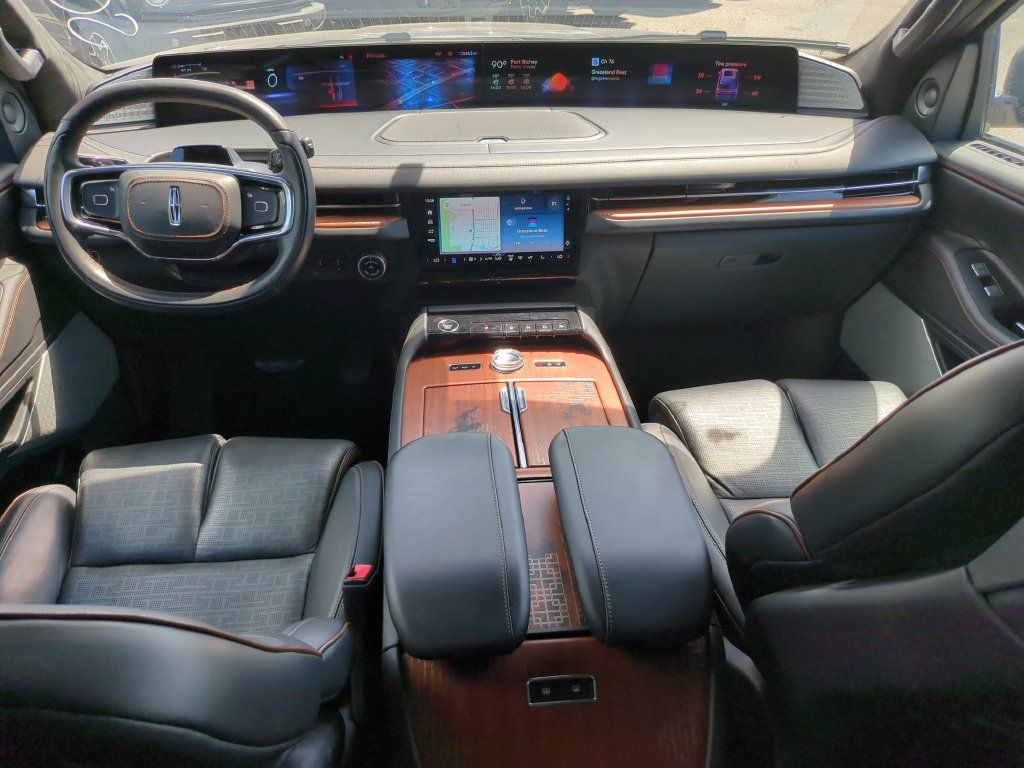 Used 2025 Lincoln Navigator Black Label AWD/4WD image 14