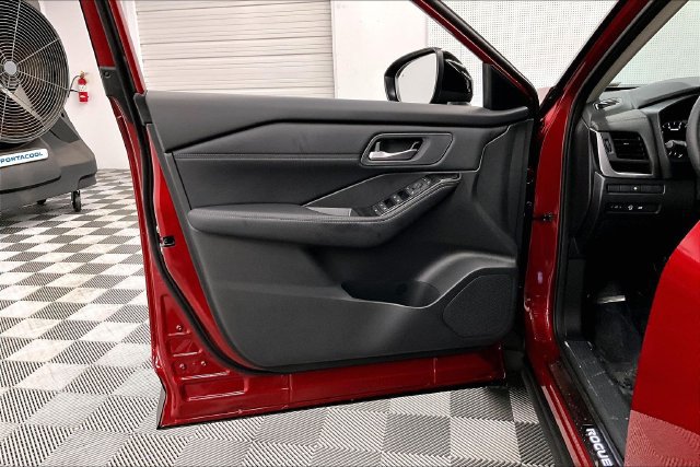 New 2026 Nissan Rogue Dark Armor FWD image 32