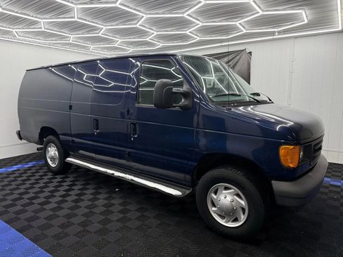 Used 2007 Ford E-250 and Econoline 250 Extended image 2