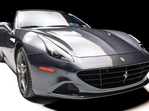 Used 2016 Ferrari California T image 41