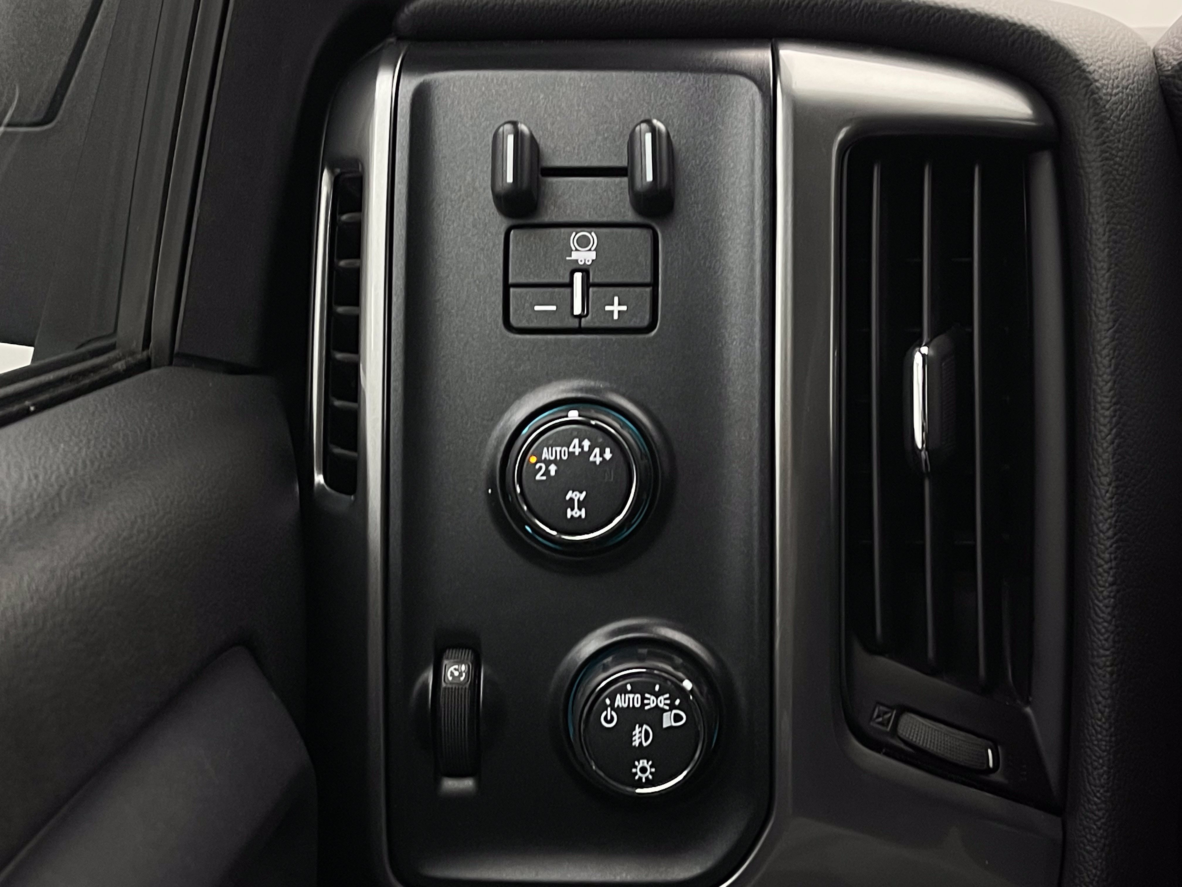 Used 2017 Chevrolet Silverado 1500 LT w/ All Star Edition AWD/4WD image 21