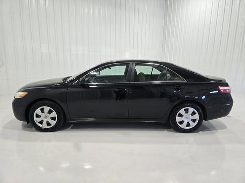 Used 2009 Toyota Camry LE image 4