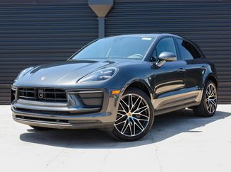 Certified 2024 Porsche Macan image 1