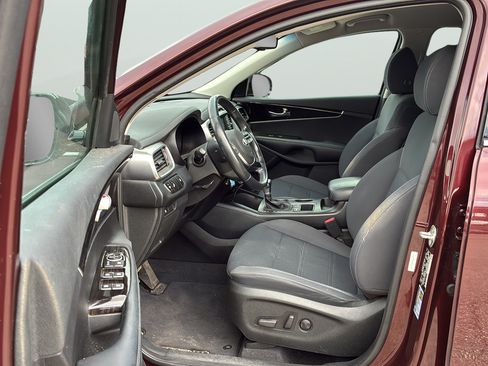 Used 2019 Kia Sorento FWD V6 w/ LX V6 Convenience Package image 13
