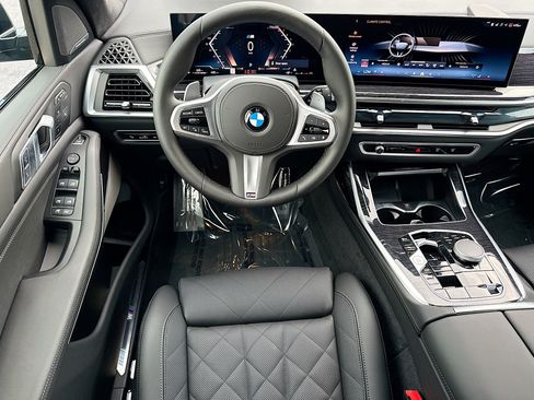 New 2027 BMW X7 xDrive40i w/ M Sport Package AWD/4WD image 17