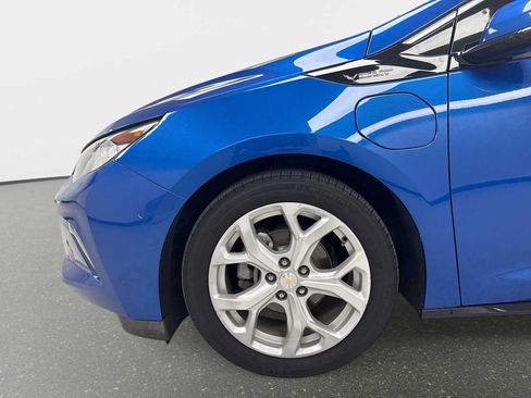 Used 2017 Chevrolet Volt Premier w/ Driver Confidence II Package FWD image 18