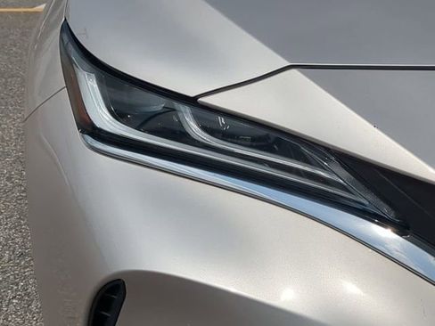 Certified 2023 Toyota Venza XLE image 10