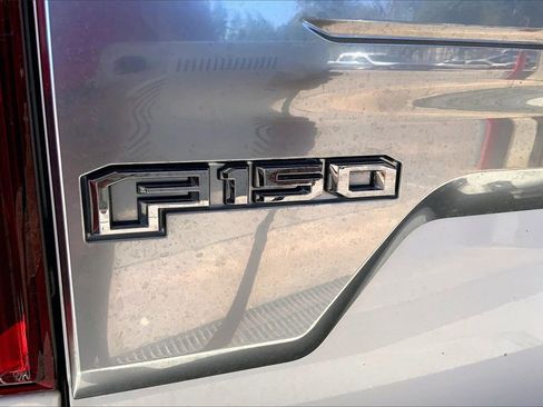 Used 2018 Ford F150 Platinum w/ Equipment Group 701A Luxury image 9