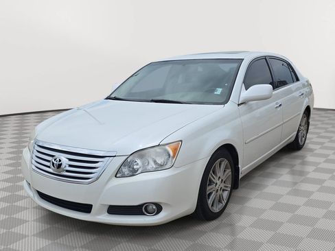 Used 2010 Toyota Avalon Limited FWD image 3
