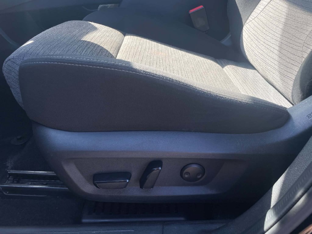 Used 2023 Nissan Rogue SV FWD image 15