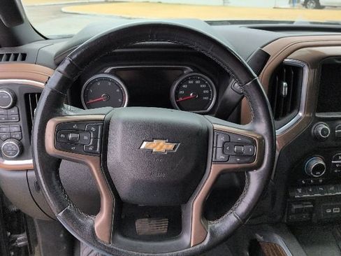 Used 2022 Chevrolet Silverado 3500 High Country w/ Technology Package image 9