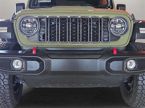 Used 2025 Jeep Wrangler Unlimited Rubicon image 9