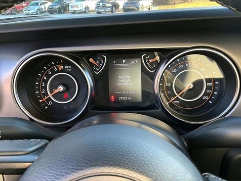 Used 2021 Jeep Gladiator Willys image 20