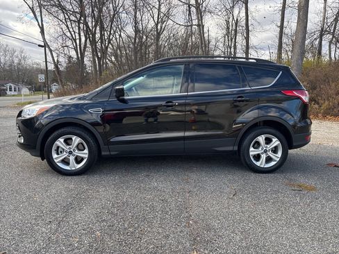 Used 2016 Ford Escape SE w/ Equipment Group 201A image 2
