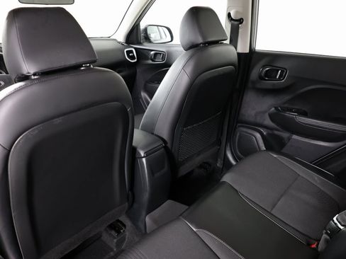 Used 2022 Hyundai Venue Limited w/ Cargo Package image 31