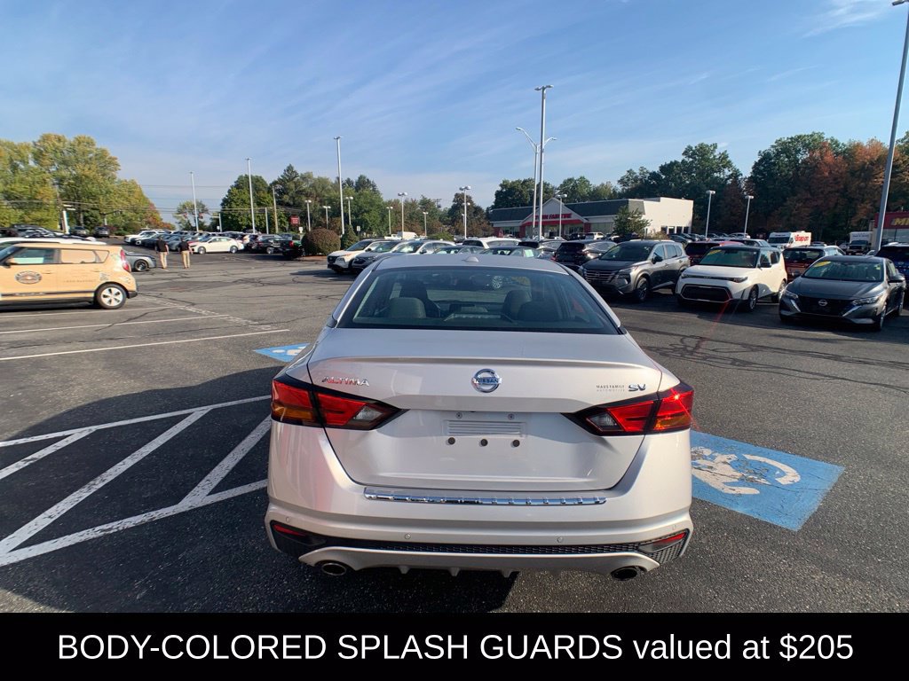 Certified 2021 Nissan Altima 2.5 SV w/ SV Premium Package FWD image 6
