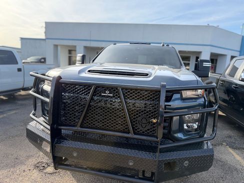 Used 2020 Chevrolet Silverado 2500 Custom w/ Custom Value Package AWD/4WD image 7