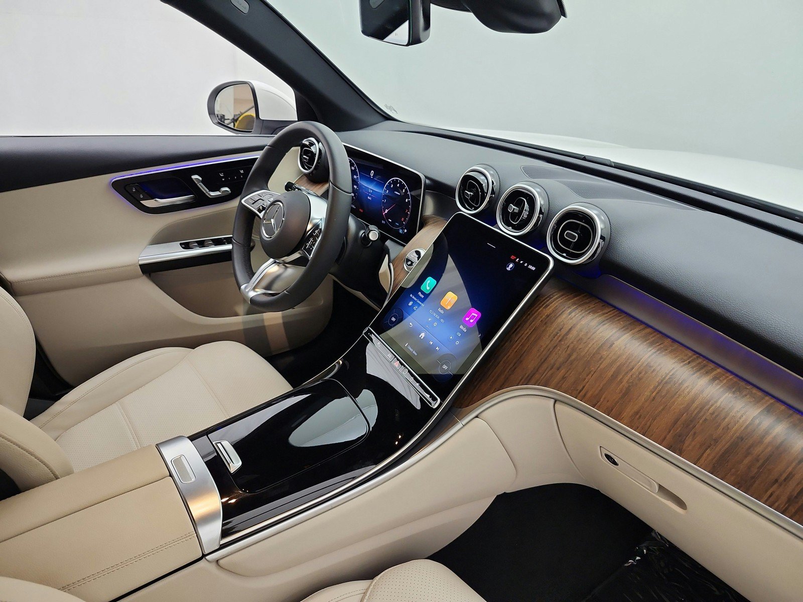 Certified 2026 Mercedes-Benz GLC 300 image 17