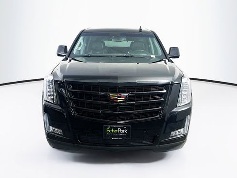 Used 2016 Cadillac Escalade Premium RWD image 2