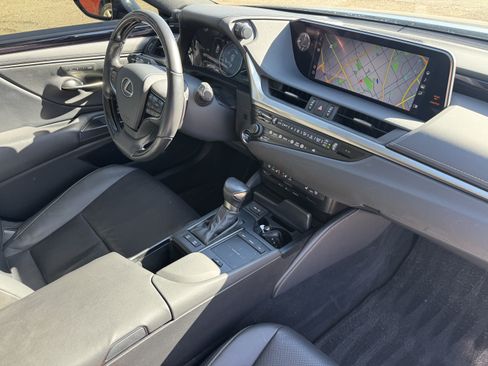 Used 2020 Lexus ES 300h w/ Premium Package image 20