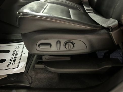 Used 2023 Chevrolet Traverse LT w/ LPO, Floor Liner Package AWD/4WD image 13