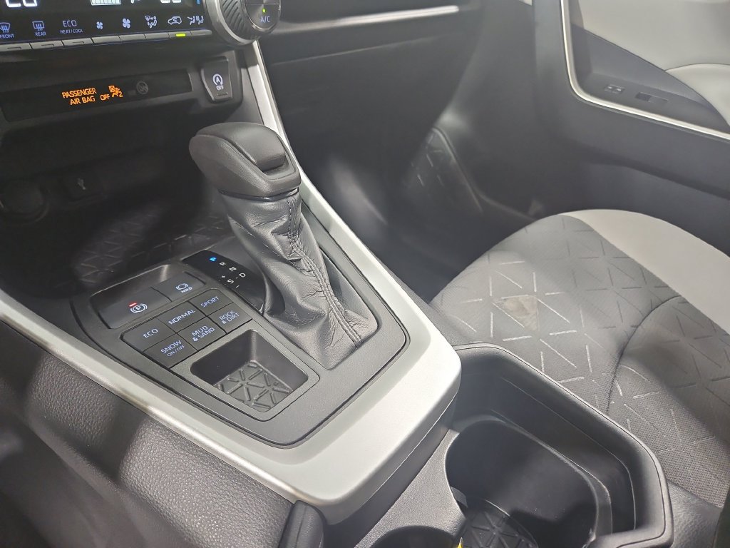 Used 2020 Toyota RAV4 XLE w/ Convenience Package AWD/4WD image 24