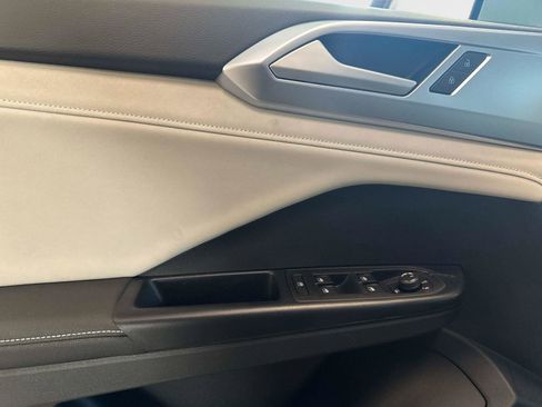 New 2025 Volkswagen Taos SE image 19